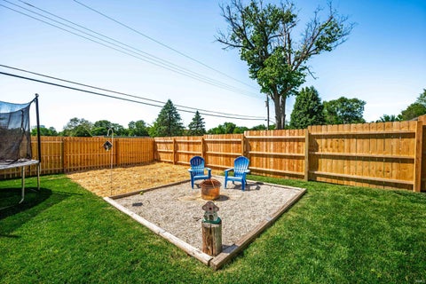 Tiny photo for 101 N Forest Avenue, Muncie, IN 47304 (MLS # 202621506)