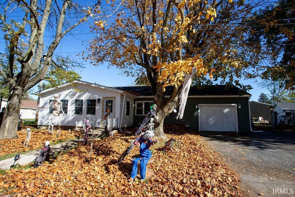 Photo of 200 S Washington Street, Gaston, IN 47342 (MLS # 202644007)