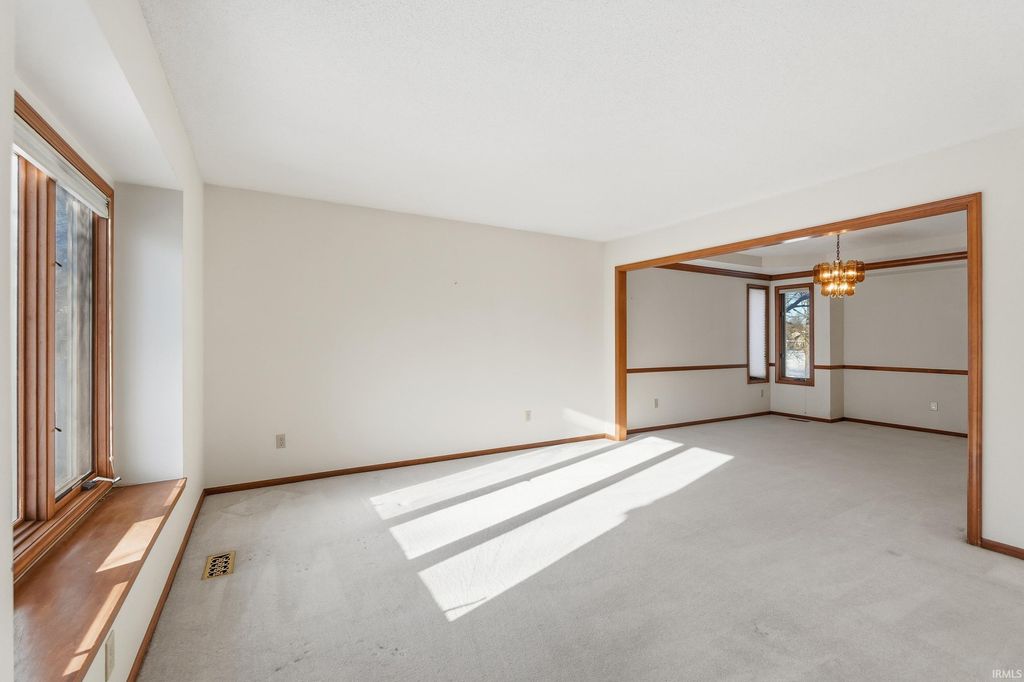 Photo of 2803 Meadow Stream, Fort Wayne, IN 46825 (MLS # 202548250)