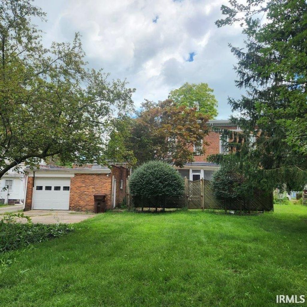 Photo of 706 S Main Street, Ligonier, IN 46767 (MLS # 202549422)