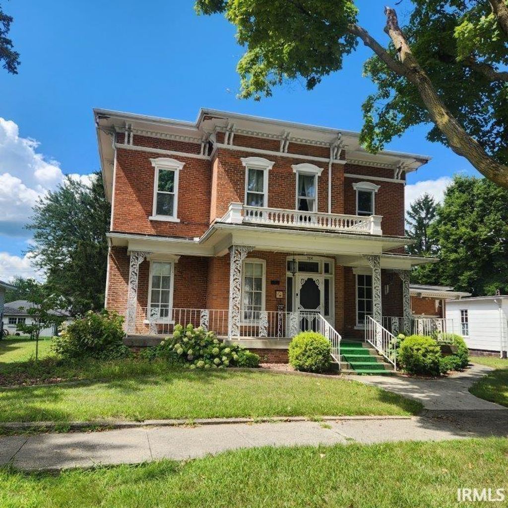 Photo of 706 S Main Street, Ligonier, IN 46767 (MLS # 202549422)