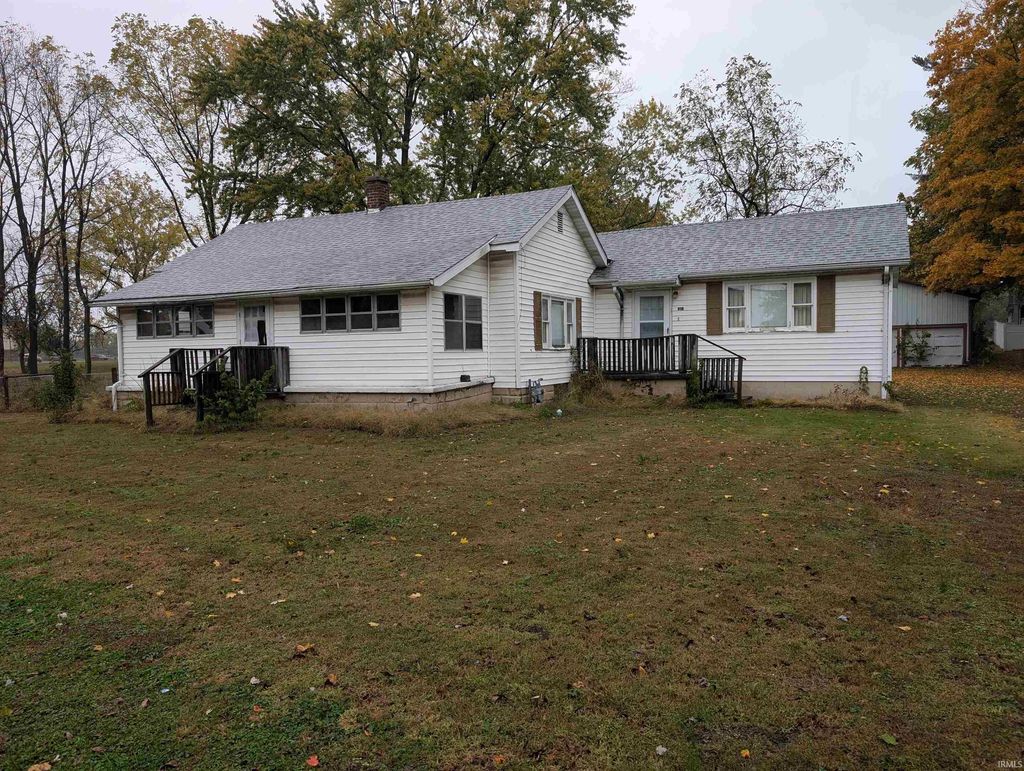 Photo of 918 Greenwood Street, Washington, IN 47501 (MLS # 202544033)