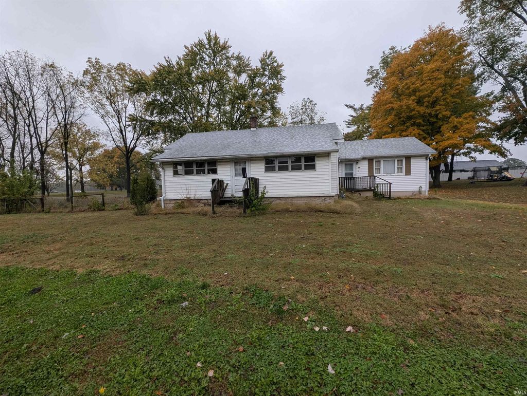 Photo of 918 Greenwood Street, Washington, IN 47501 (MLS # 202544033)