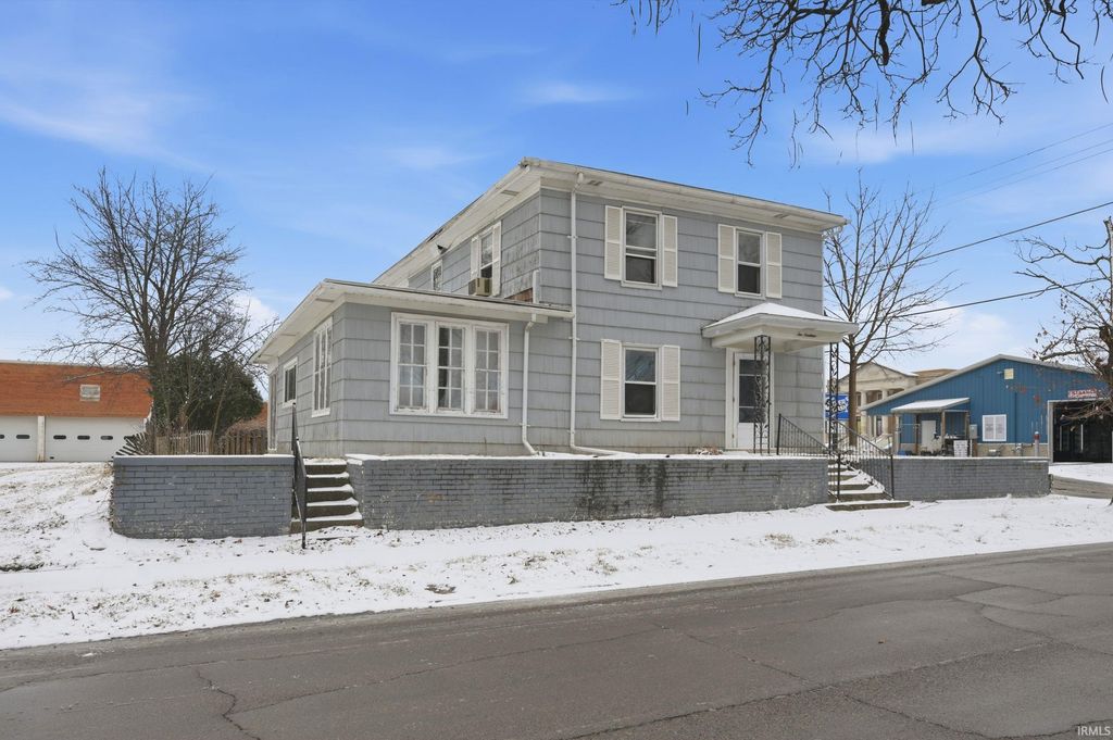 Photo of 219 W Kickapoo Street, Hartford City, IN 47348 (MLS # 202607278)