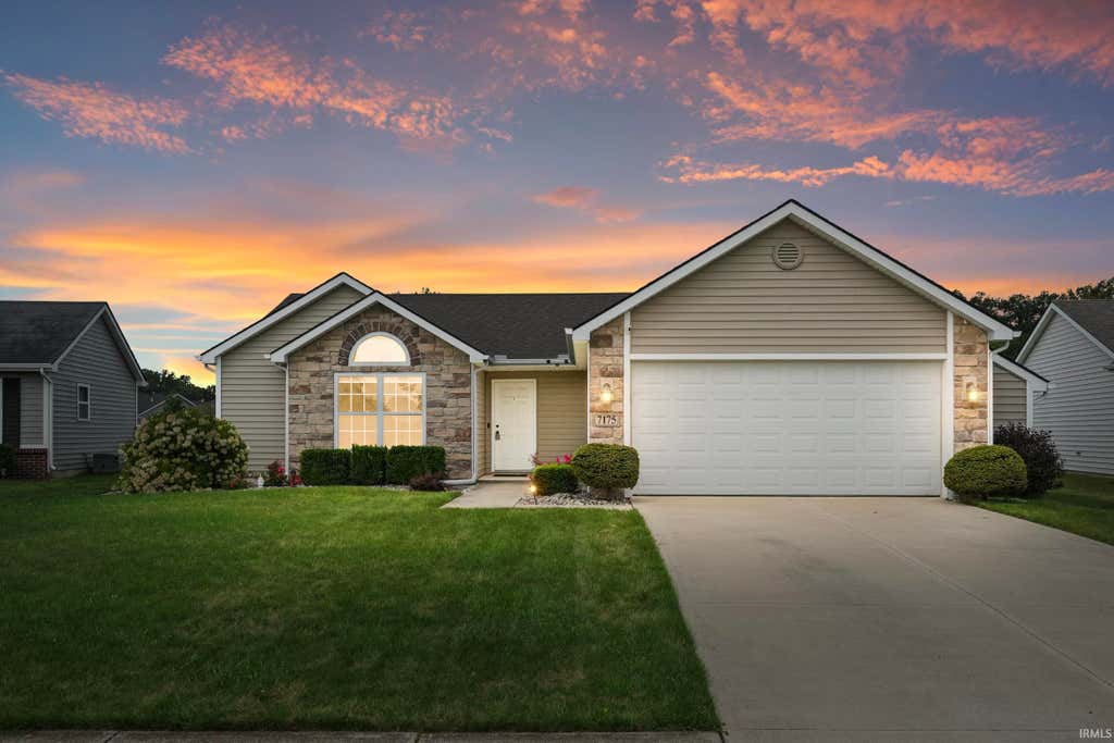 Photo of 7175 Desdemona Crossing, Fort Wayne, IN 46818 (MLS # 202633360)