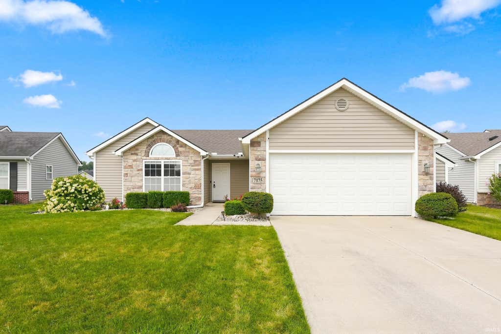 Photo of 7175 Desdemona Crossing, Fort Wayne, IN 46818 (MLS # 202633360)