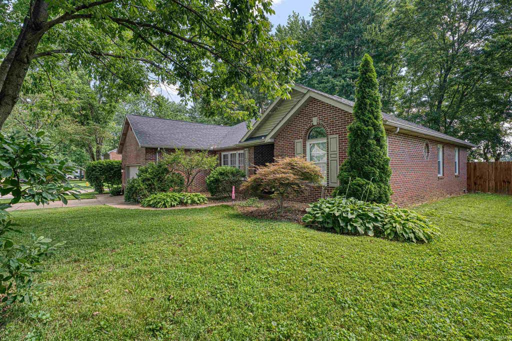Photo of 4422 Summercreek Lane, Newburgh, IN 47630 (MLS # 202628769)