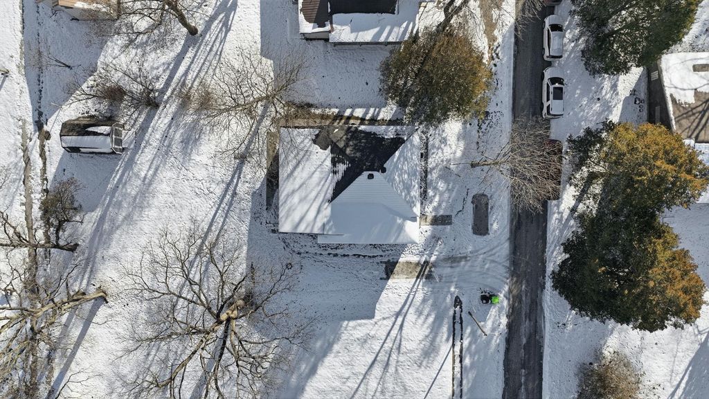 Photo of 212 N Hendricks Street, Warren, IN 46792 (MLS # 202548483)