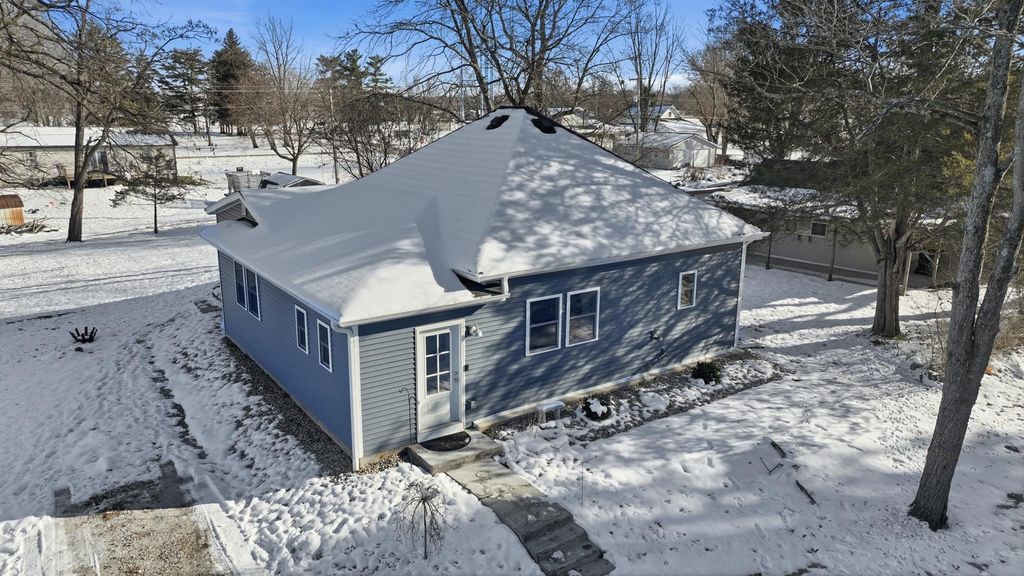 Photo of 212 N Hendricks Street, Warren, IN 46792 (MLS # 202548483)