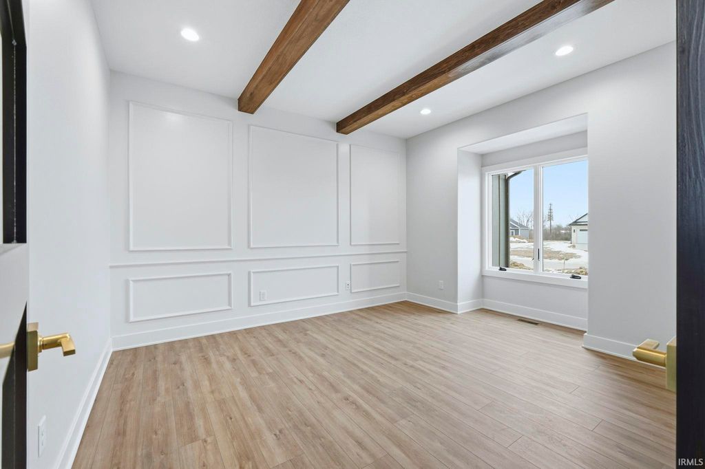 Photo of 17727 Castlefeane Court, Leo, IN 46765 (MLS # 202548817)