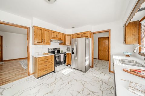 Tiny photo for 515 Meadow Drive, Kokomo, IN 46902 (MLS # 202603555)