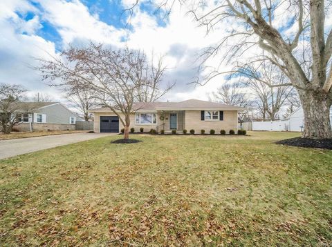 Photo of 515 Meadow Drive, Kokomo, IN 46902 (MLS # 202603555)