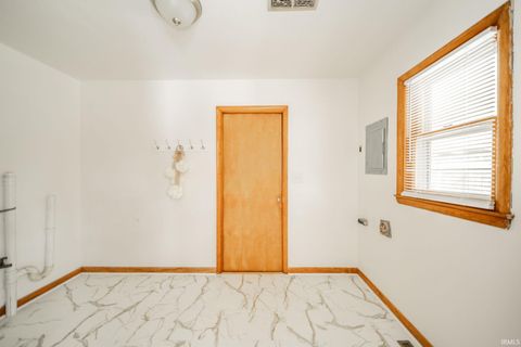 Tiny photo for 515 Meadow Drive, Kokomo, IN 46902 (MLS # 202603555)