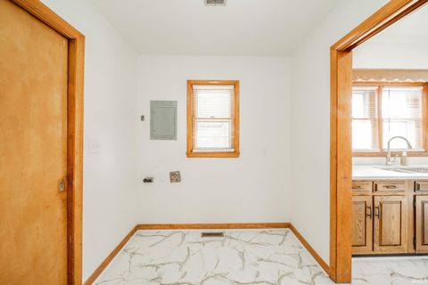 Tiny photo for 515 Meadow Drive, Kokomo, IN 46902 (MLS # 202603555)