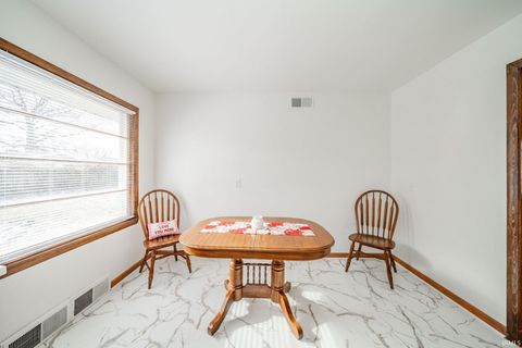 Tiny photo for 515 Meadow Drive, Kokomo, IN 46902 (MLS # 202603555)