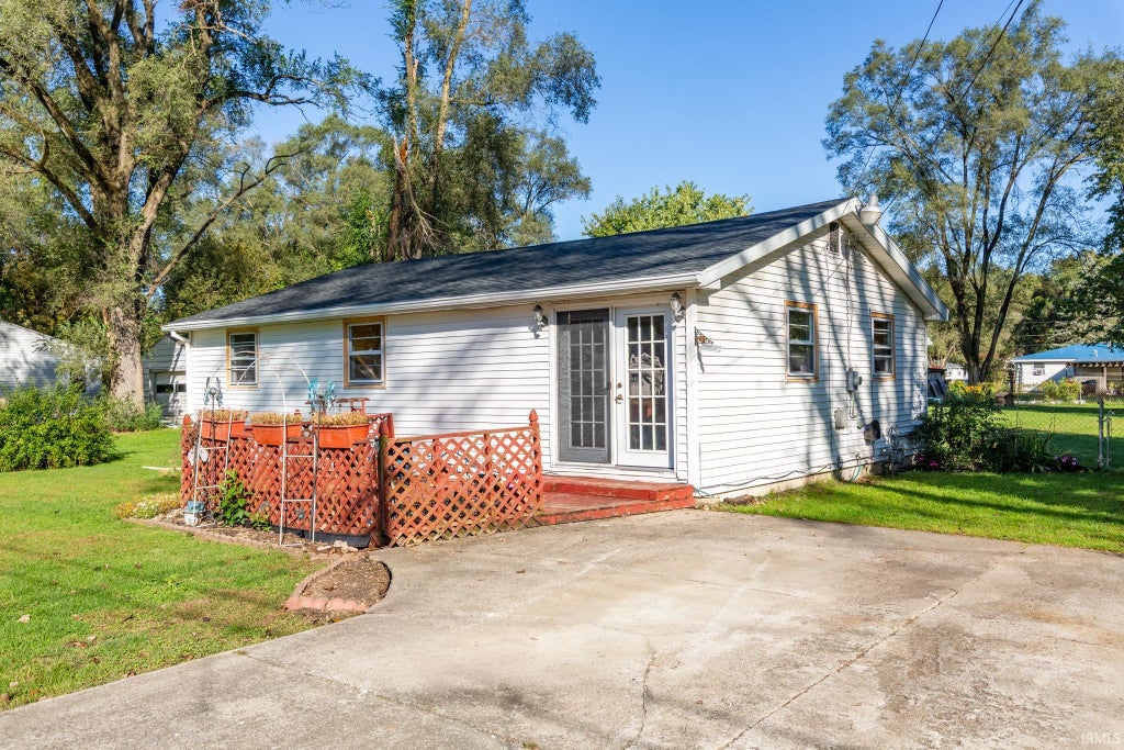 Photo of 29641 San Lu Rae Drive, Elkhart, IN 46514 (MLS # 202641357)