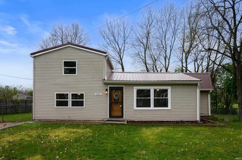 8301 W Weller Street, Yorktown, IN 47396 - #: 202515755