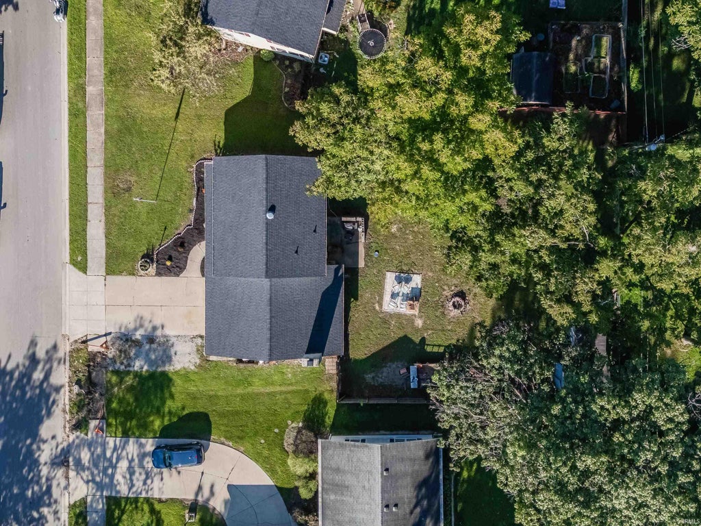 Photo of 6923 Mowhawa Drive, Fort Wayne, IN 46815 (MLS # 202635714)