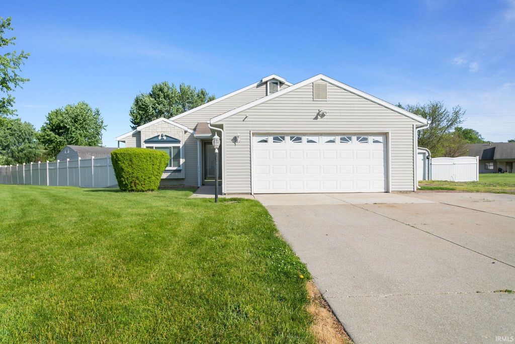 Photo of 27407 Cobblestone Way, Elkhart, IN 46514 (MLS # 202620084)