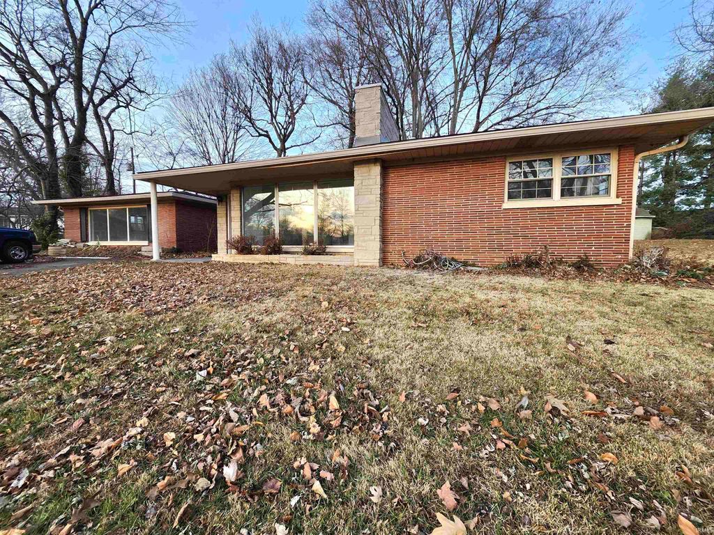 Photo of 1452 Bonnie View Drive, Evansville, IN 47715 (MLS # 202549425)