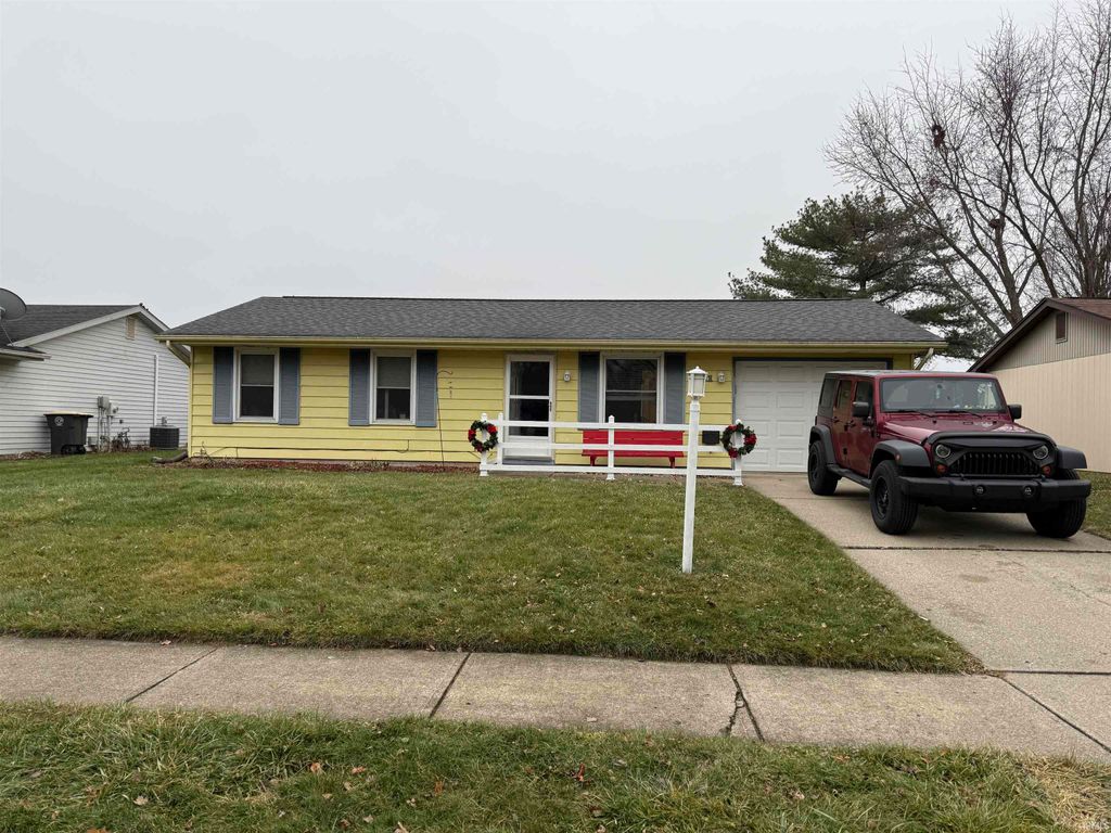 Photo of 2711 Sandarac Lane, Fort Wayne, IN 46815 (MLS # 202549737)