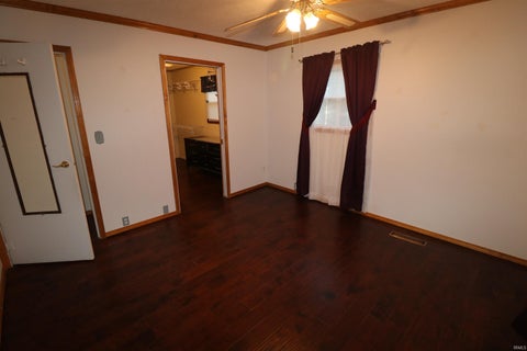 Tiny photo for 1005 Milroy Street, Frankfort, IN 46041 (MLS # 202641949)