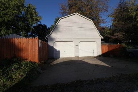 Tiny photo for 1005 Milroy Street, Frankfort, IN 46041 (MLS # 202641949)