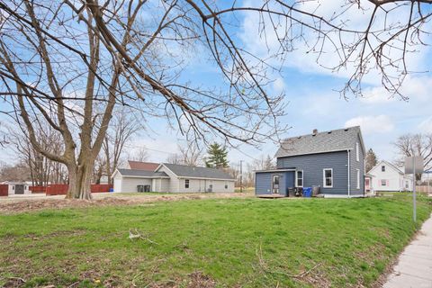 Tiny photo for 800 E Jefferson Street, Kokomo, IN 46901 (MLS # 202610963)