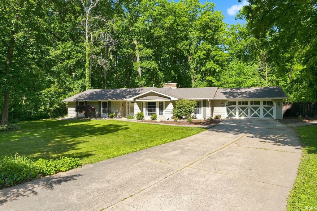 Photo of 6804 Muir Court, Fort Wayne, IN 46804 (MLS # 202621617)