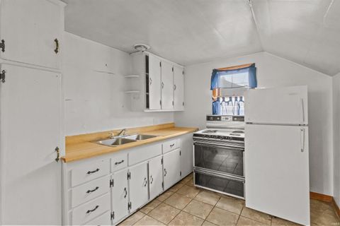 Tiny photo for 823 W 6th Street, Marion, IN 46953 (MLS # 202612693)