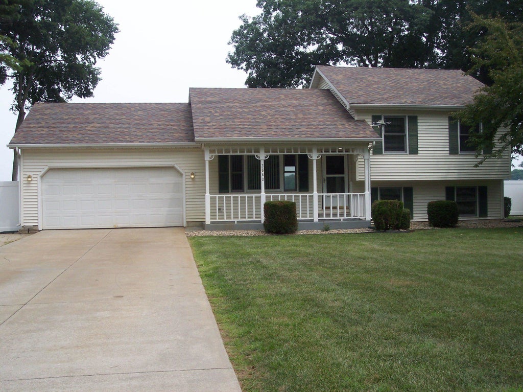 Photo of 2880 E Evergreen Drive, Warsaw, IN 46582 (MLS # 202630361)