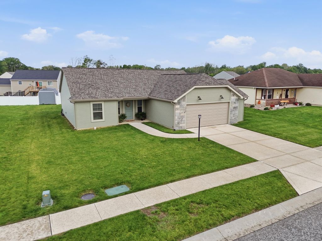 Photo of 1212 Elias Murray Drive, Huntington, IN 46750 (MLS # 202619447)
