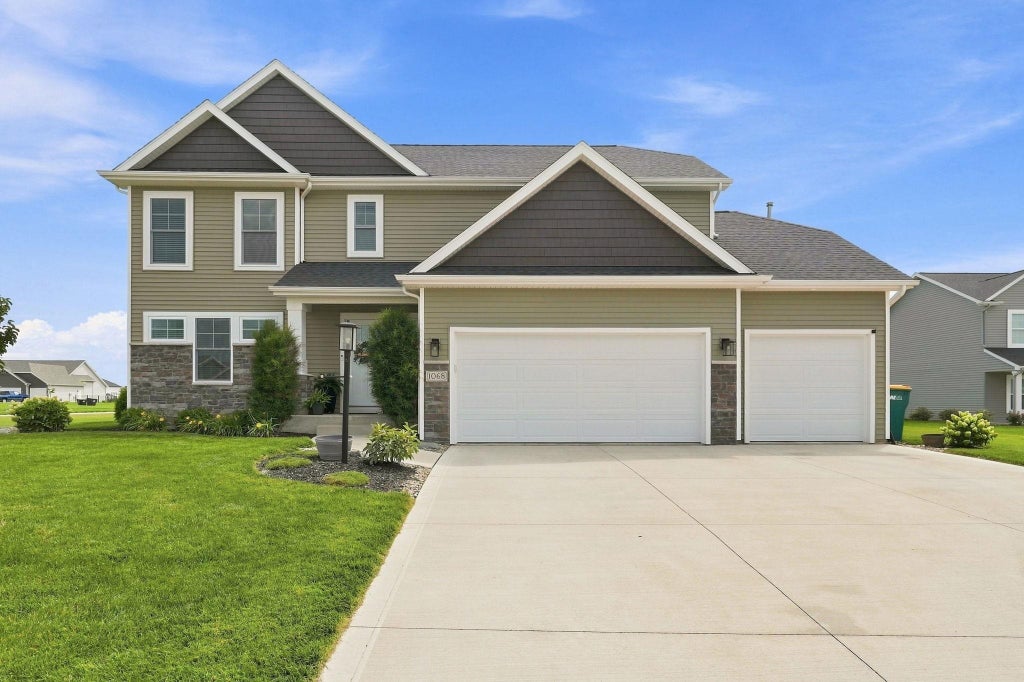 Photo of 1068 Matteoti Court, Fort Wayne, IN 46818 (MLS # 202633717)