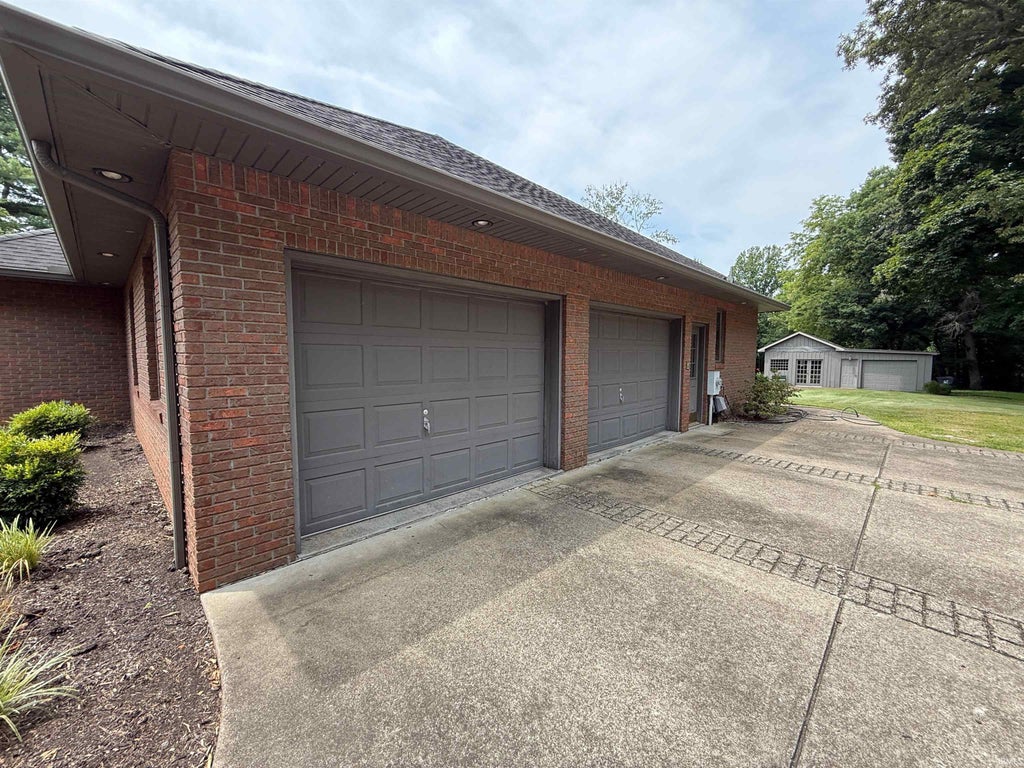 Photo of 9600 Darmstadt Road, Evansville, IN 47710 (MLS # 202642798)