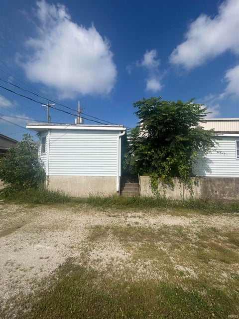 Tiny photo for 1006 13th Street, Bedford, IN 47421 (MLS # 202638833)