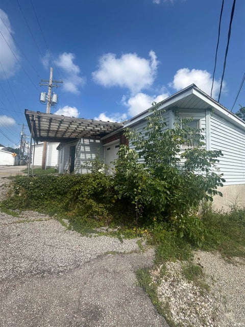 Photo of 1006 13th Street, Bedford, IN 47421 (MLS # 202638833)