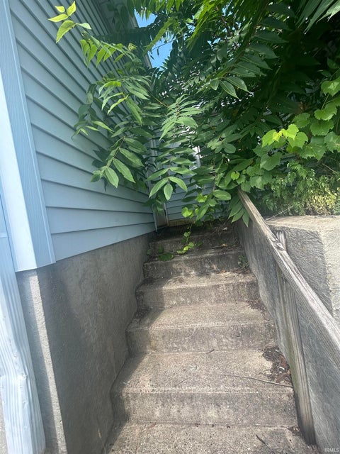 Tiny photo for 1006 13th Street, Bedford, IN 47421 (MLS # 202638833)
