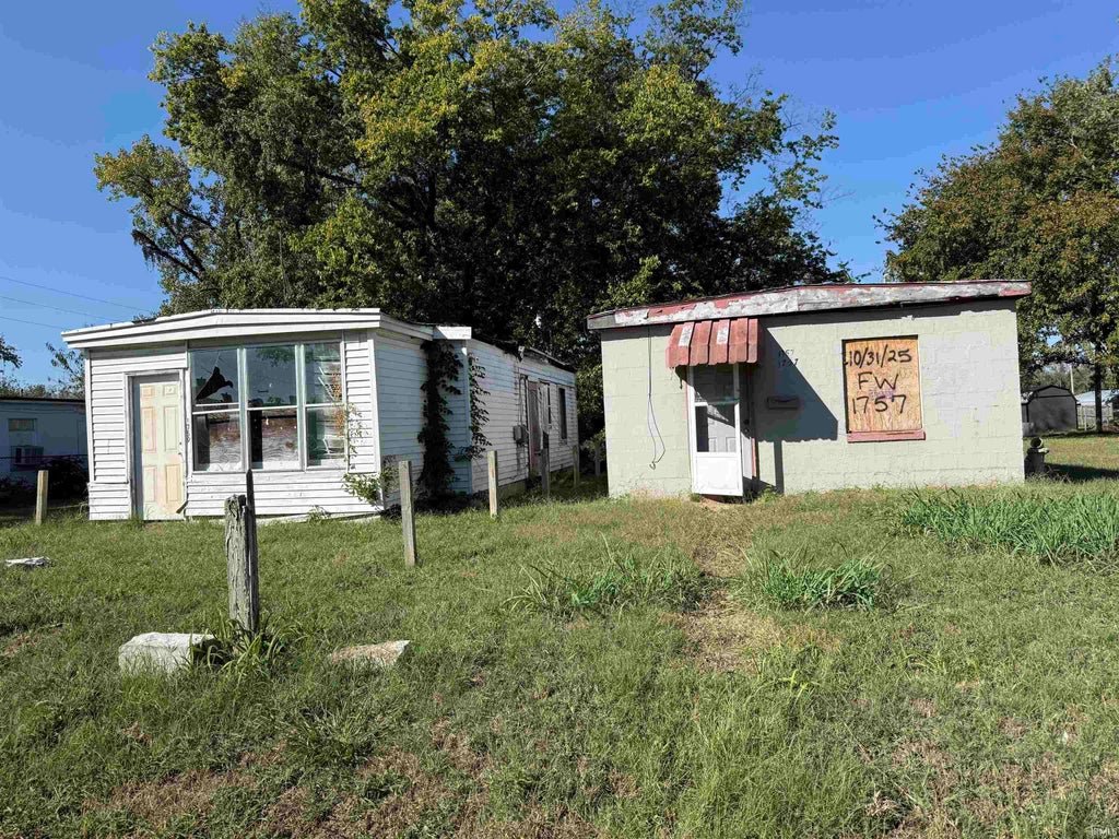 Photo of 1759 Judson Street, Evansville, IN 47713 (MLS # 202642180)