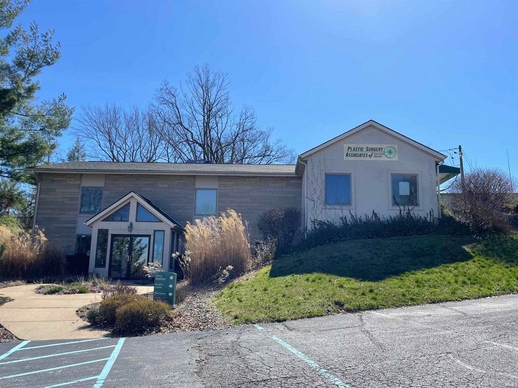 Photo of 1455 W Bloomfield Road, Bloomington, IN 47403 (MLS # 202633715)