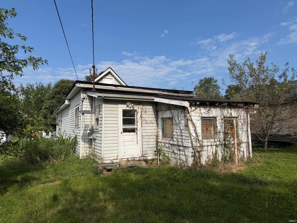 Photo of 522 U Street, Bedford, IN 47421 (MLS # 202639655)