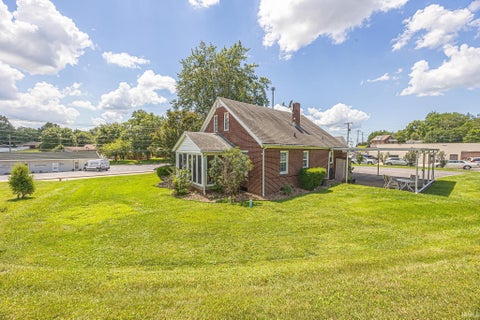 Tiny photo for 501 Third Avenue, Jasper, IN 47546 (MLS # 202625434)