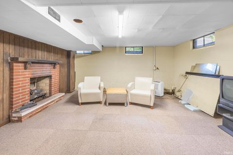 Tiny photo for 501 Third Avenue, Jasper, IN 47546 (MLS # 202625434)