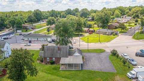 Tiny photo for 501 Third Avenue, Jasper, IN 47546 (MLS # 202625434)