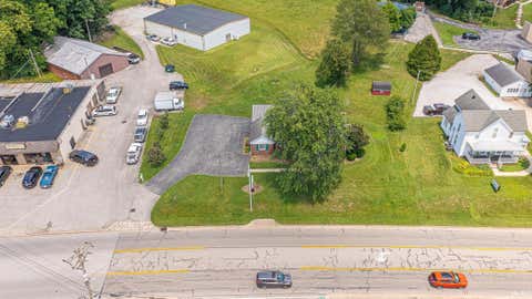 Tiny photo for 501 Third Avenue, Jasper, IN 47546 (MLS # 202625434)