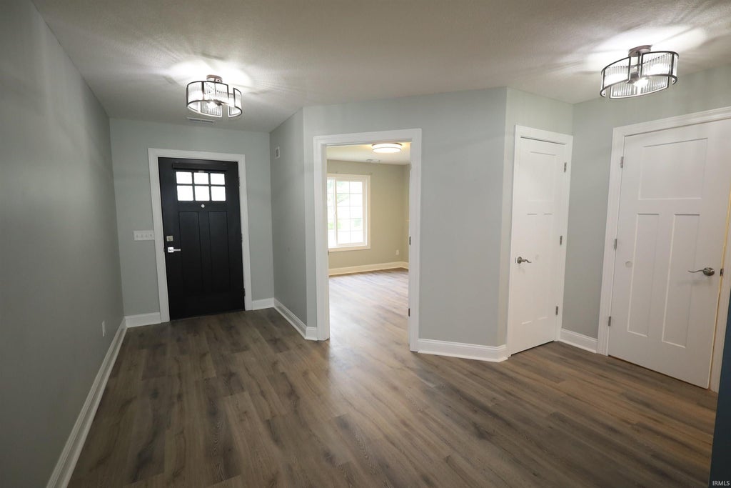 Photo of 4006 Woodhill Drive, Fort Wayne, IN 46804 (MLS # 202631133)