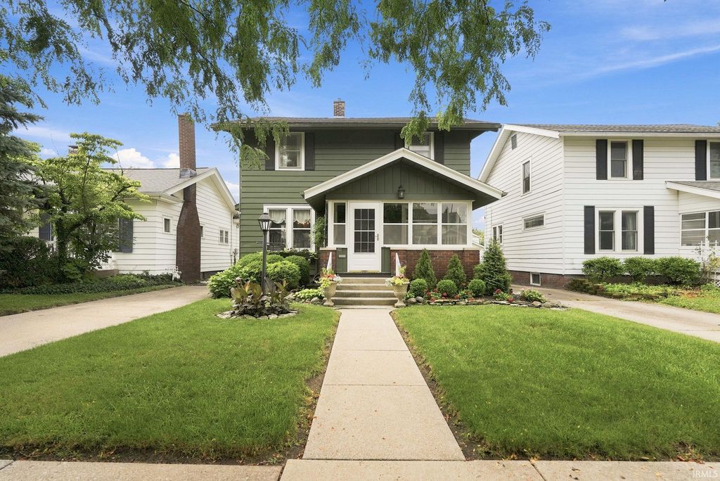 Photo of 923 Pasadena Drive, Fort Wayne, IN 46807 (MLS # 202627156)