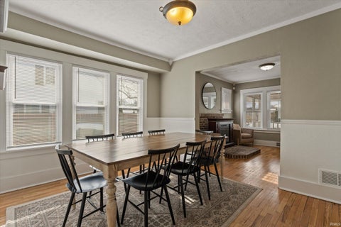 Tiny photo for 310 N Sunnyside Street, South Bend, IN 46617 (MLS # 202622908)