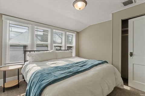 Tiny photo for 310 N Sunnyside Street, South Bend, IN 46617 (MLS # 202622908)