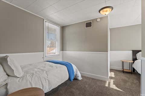 Tiny photo for 310 N Sunnyside Street, South Bend, IN 46617 (MLS # 202622908)