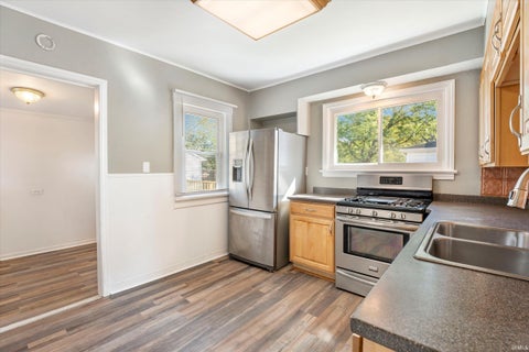Tiny photo for 310 N Sunnyside Street, South Bend, IN 46617 (MLS # 202622908)